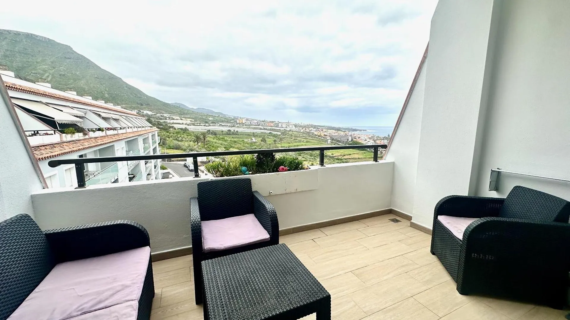 Pambnb - Chic Seaview Apartment With Gym & Kids Park Bajamar  0*, Bajamar (La Laguna)